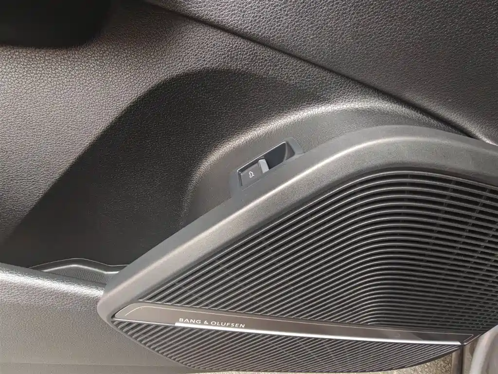 Audi SQ5 2023 — фото 10