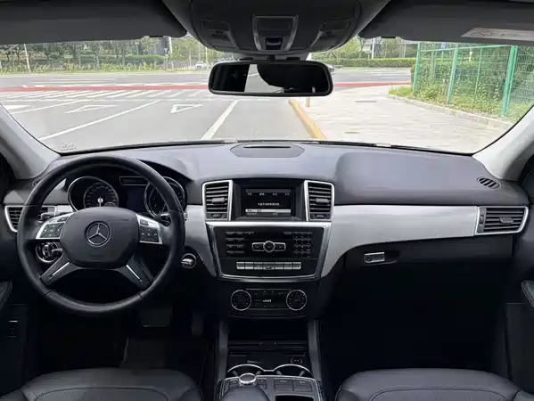 Mercedes-Benz M-Class 2015