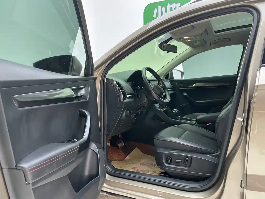 Skoda Karoq 2023 — фото 19