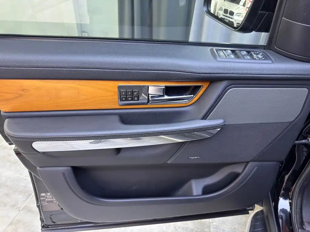 Land Rover Sport 2013 — фото 18
