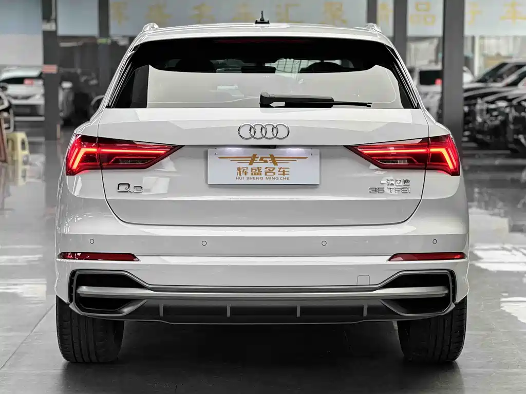 Audi Q3 2021 — фото 16