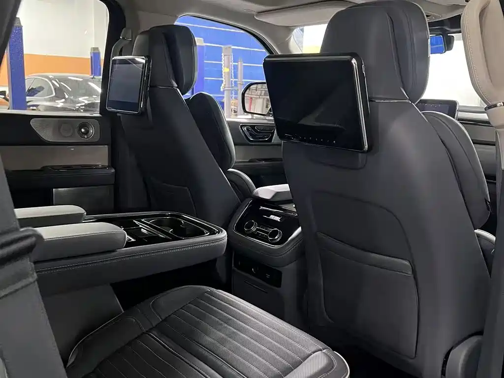 Lincoln Navigator 2021 — фото 10