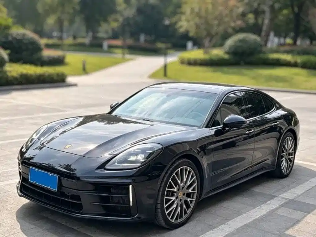 Porsche Panamera 2024 — фото 1