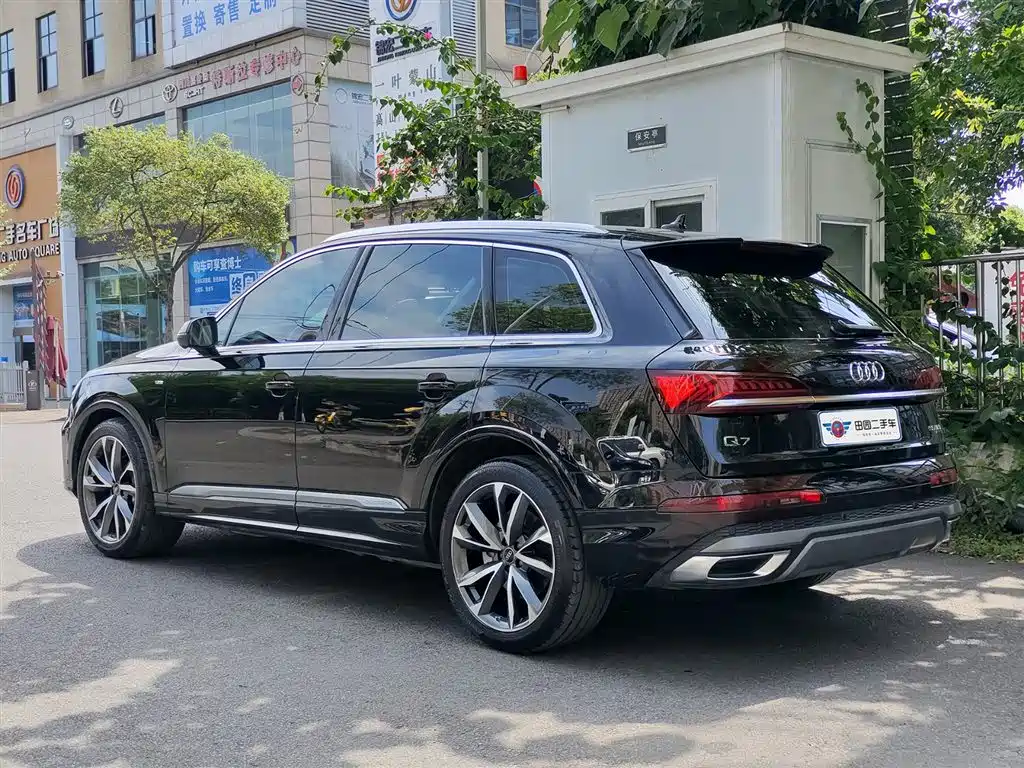 Audi Q7 2023 — фото 4