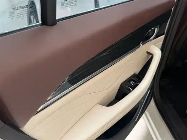 Geely Xingyue L 2021