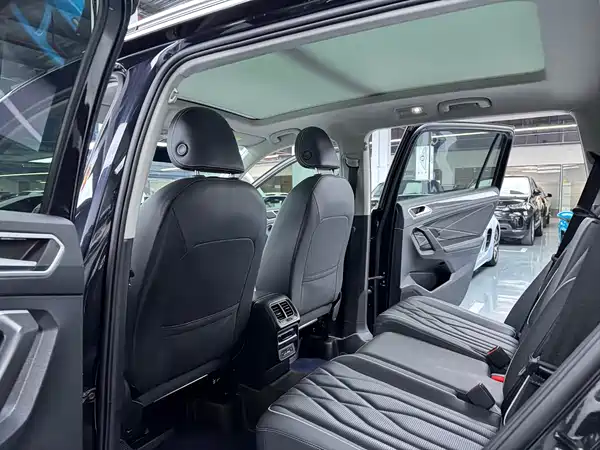 Volkswagen Tiguan L 2023