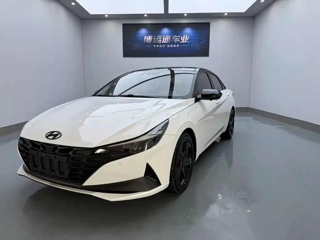 Hyundai Elantra 2022 — фото 1