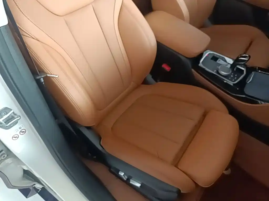 BMW X4 2022 — фото 25