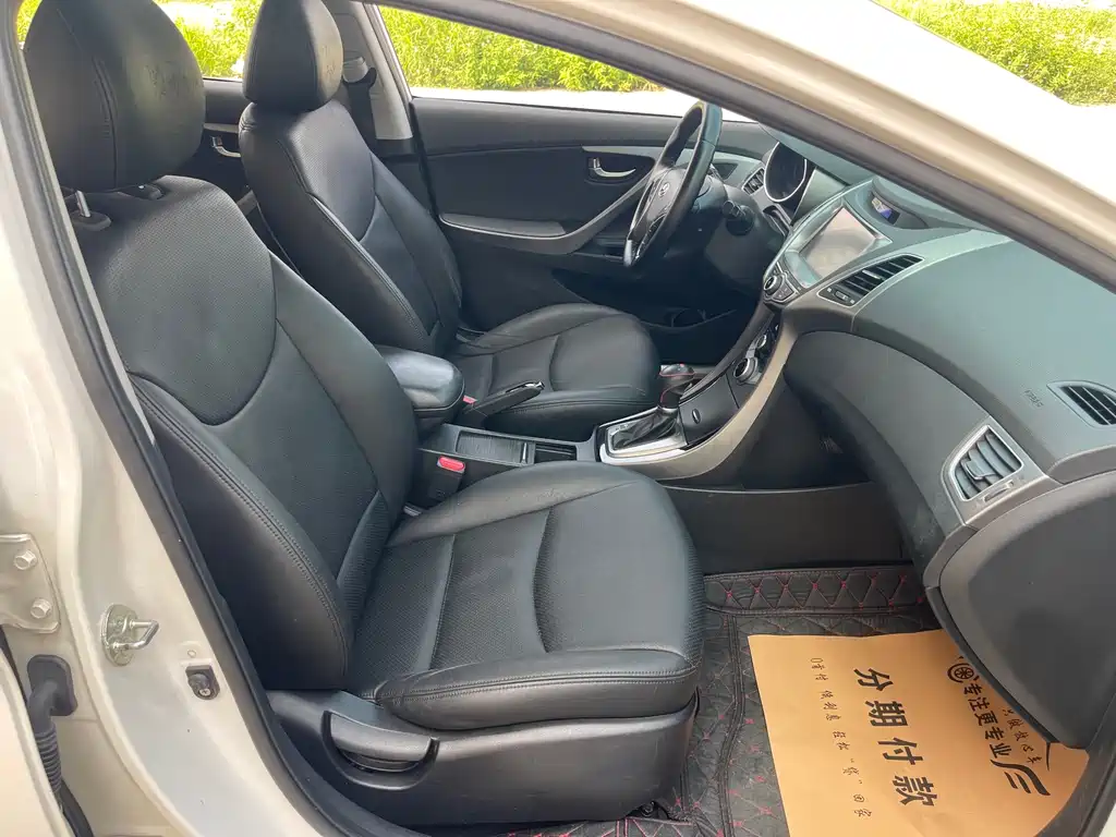 Hyundai Elantra Langdong 2015 — фото 17