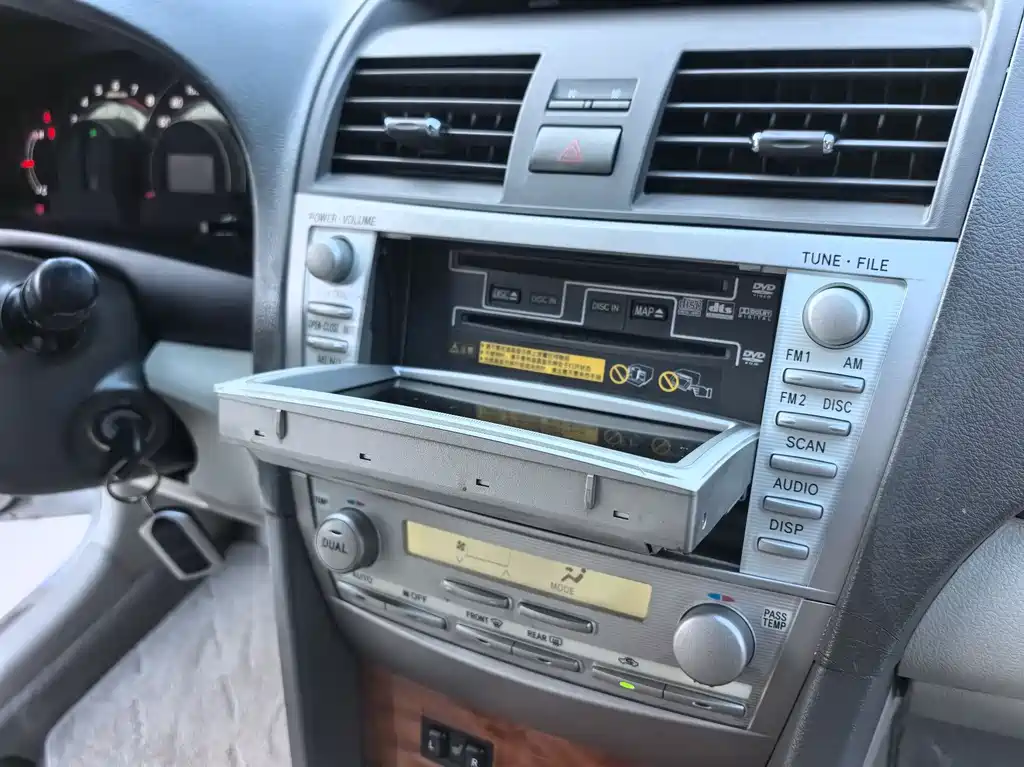 Toyota Camry 2008 — фото 18