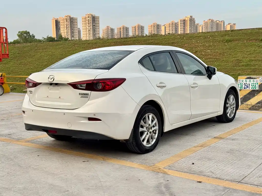 Mazda 3 Axela 2019 — фото 9