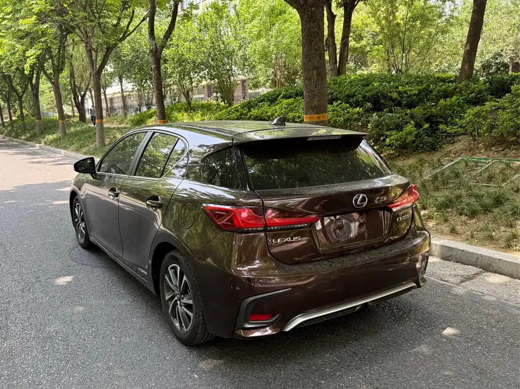 Lexus CT 2018 — фото 9
