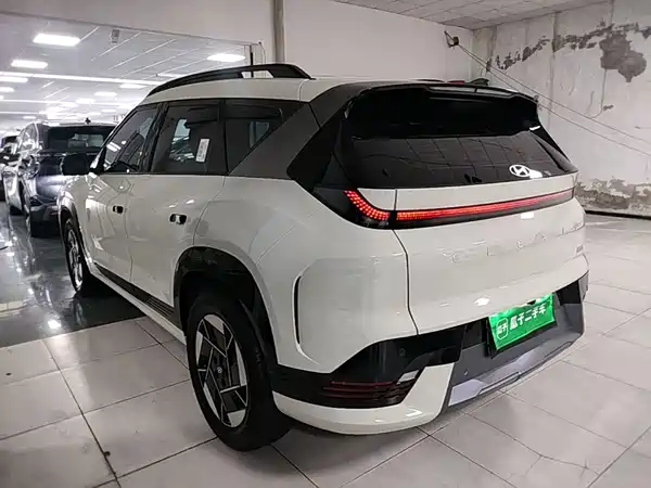 Hyundai EO 2025