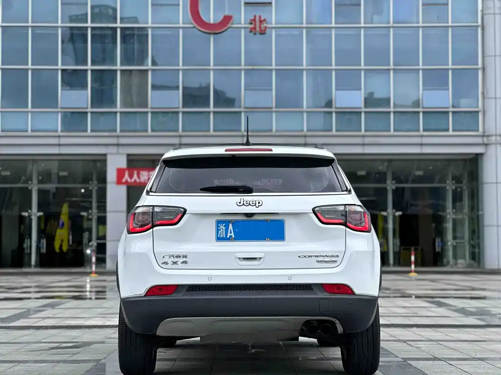 Jeep Compass 2017 — фото 5