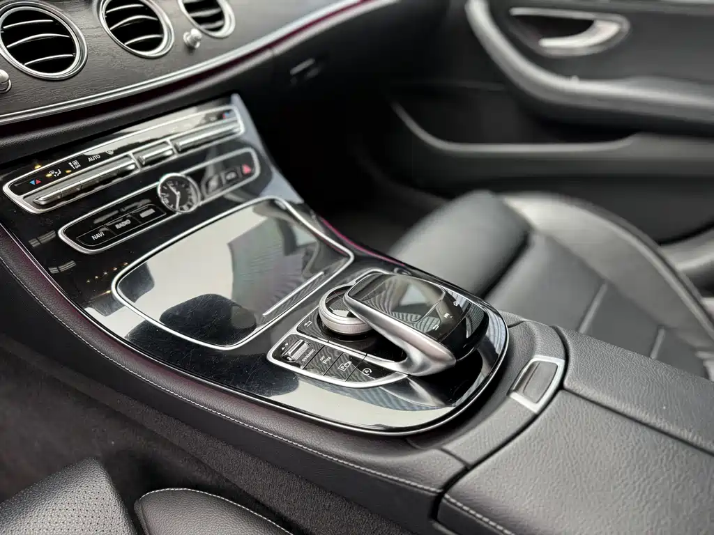 Mercedes-Benz E-Class 2017 — фото 12