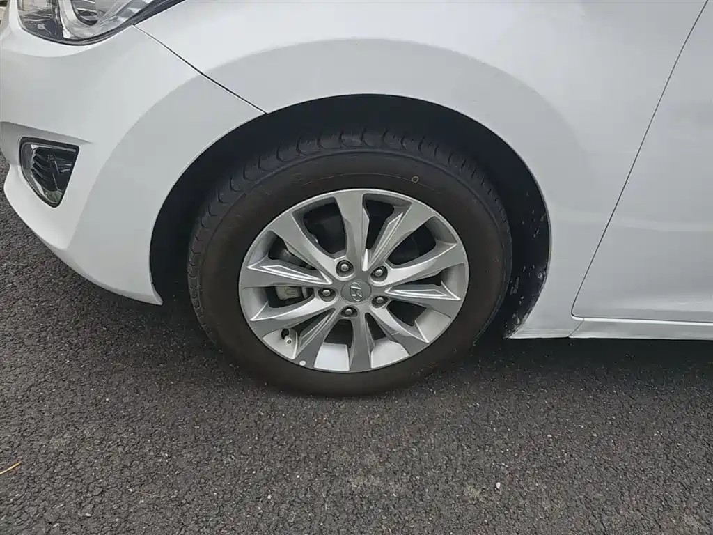 Hyundai Elantra Langdong 2016 — фото 23