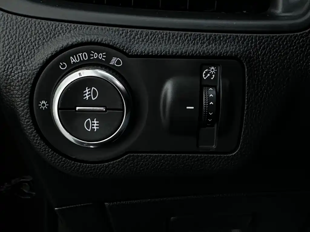 Buick Envision Plus 2019 — фото 24