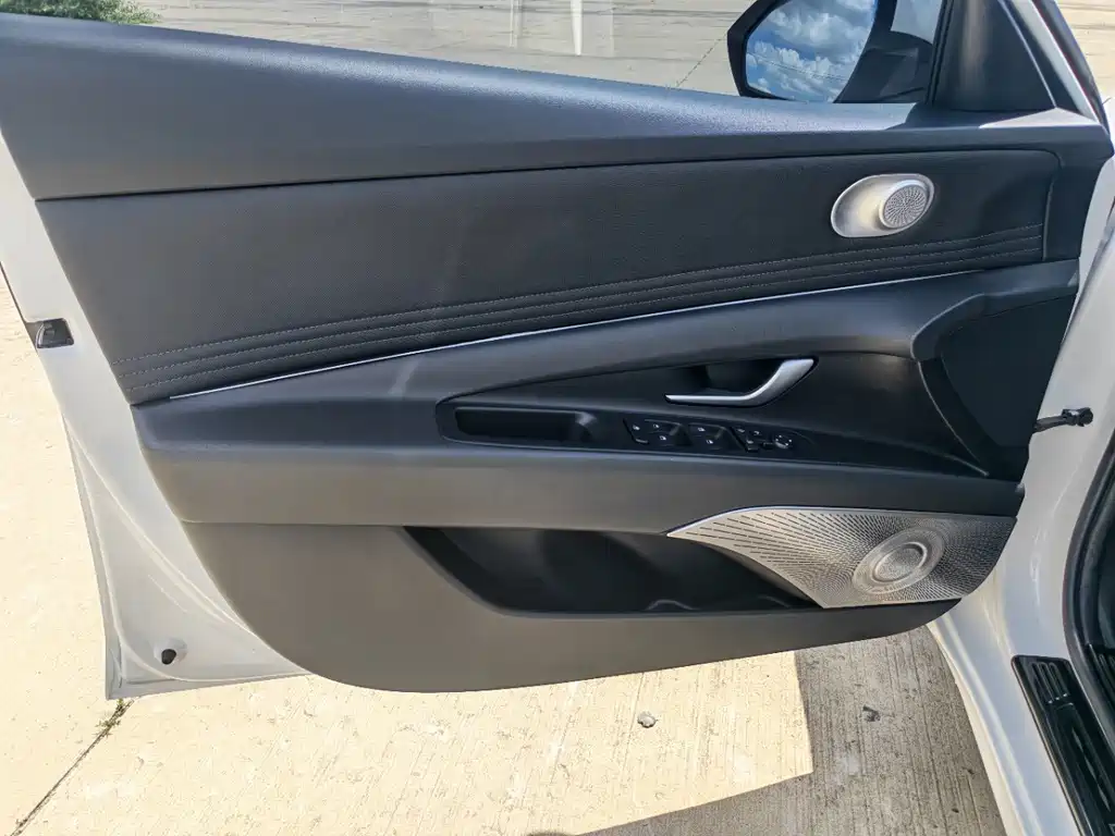 Hyundai Elantra 2022