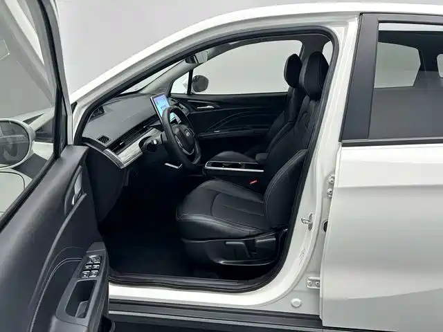 Neta V 2022