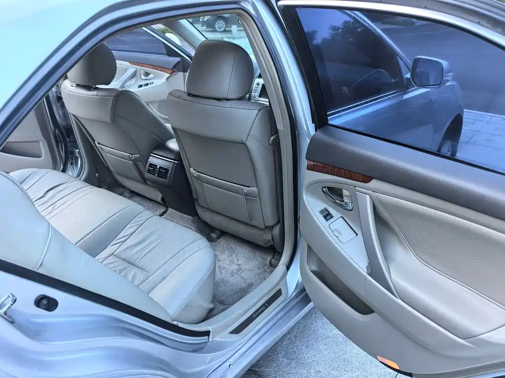 Toyota Camry 2008 — фото 12