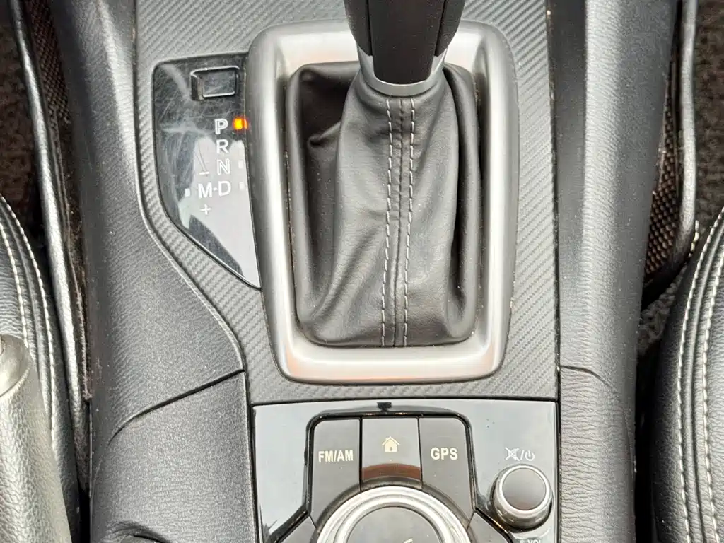 Mazda 3 Axela 2019 — фото 14