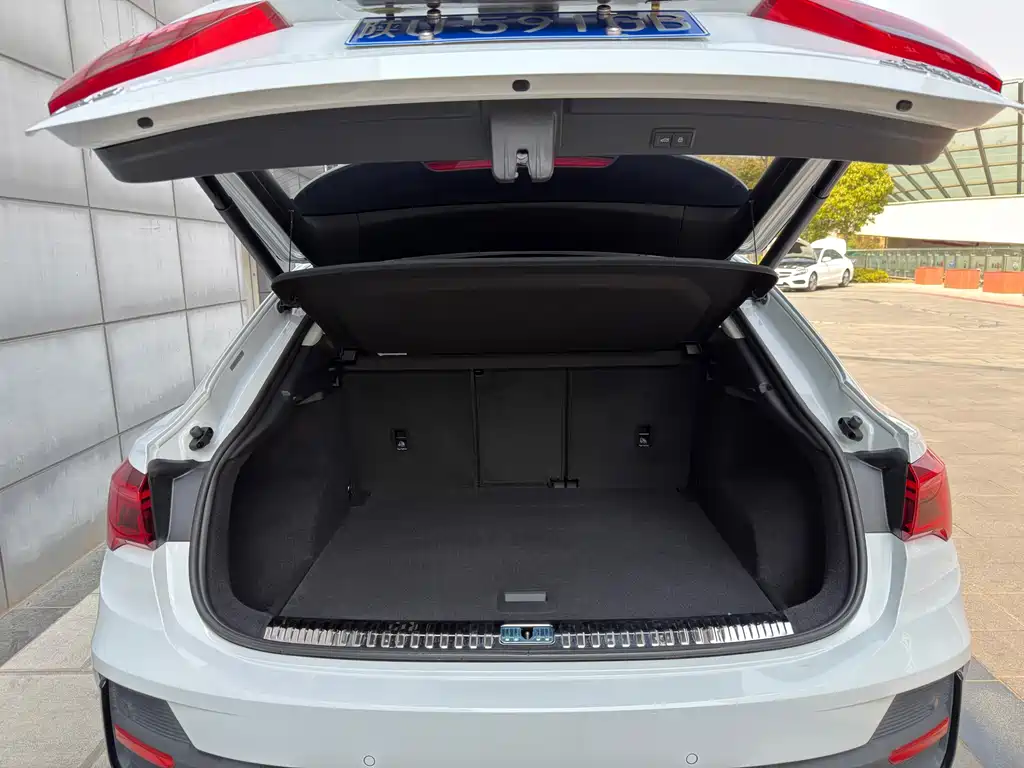 Audi Q3 Sportback 2022 — фото 28