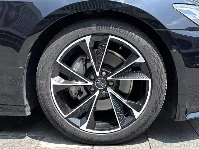 Audi A7 2020 — фото 9