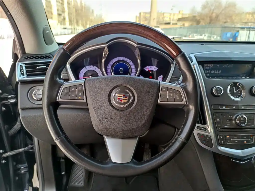 Cadillac SRX 2012 — фото 12