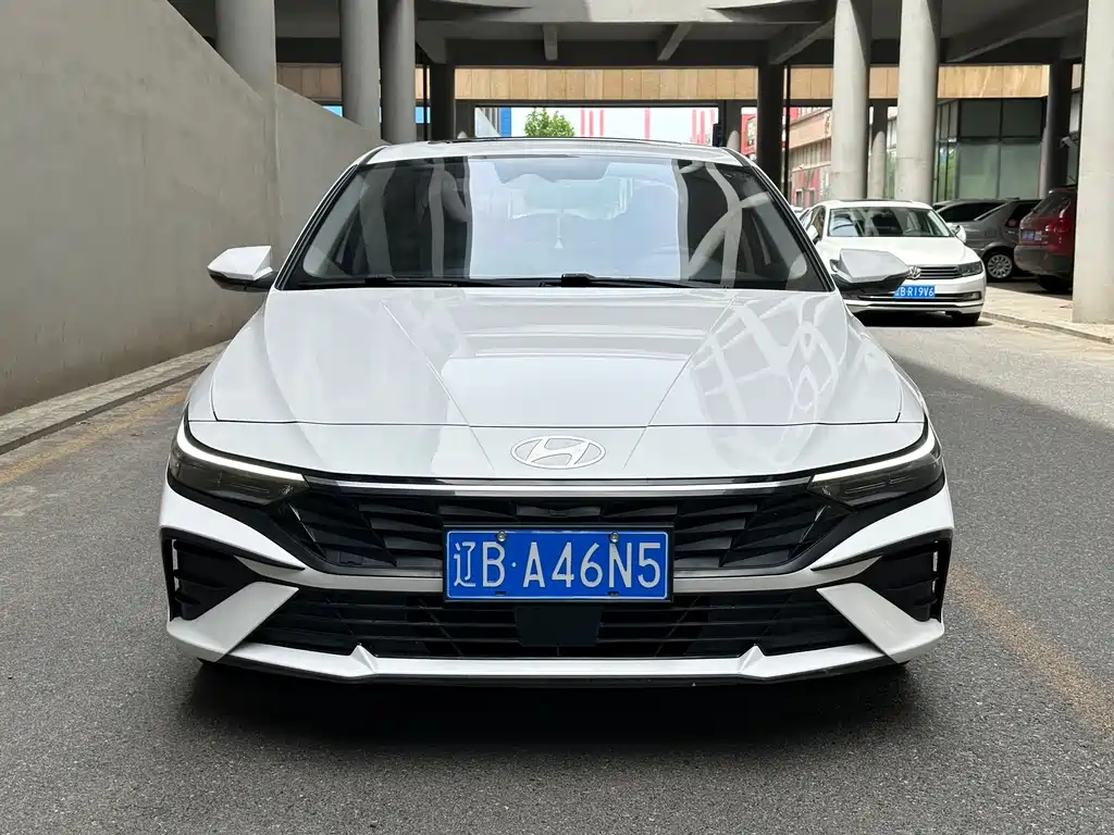 Hyundai Elantra 2024 — фото 2