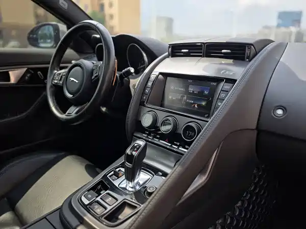 Jaguar F-TYPE 2017