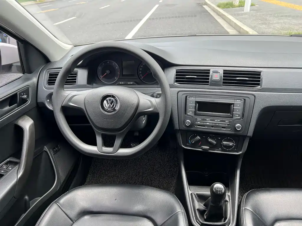 Volkswagen Santana 2018 — фото 14