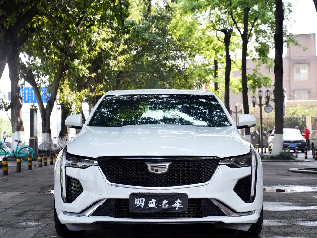 Cadillac CT4 2020 — фото 1