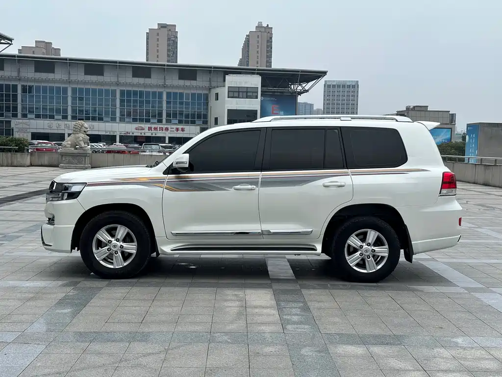 Toyota Land Cruiser 2016 — фото 3