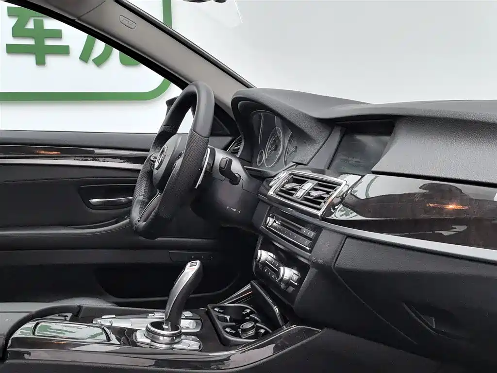 BMW 5 Series 2013 — фото 22