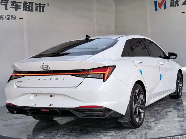 Hyundai Elantra 2022