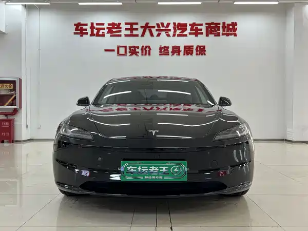 Tesla Model 3 2025