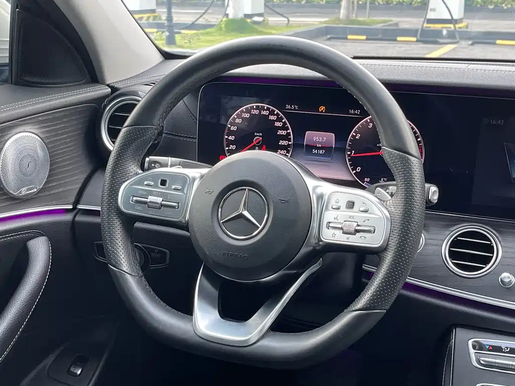 Mercedes-Benz E-Class 2020 — фото 23