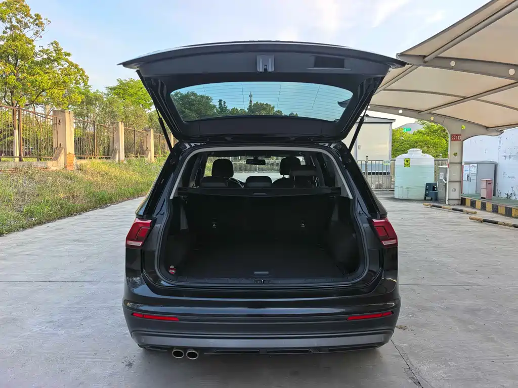 Volkswagen Tiguan L 2021 — фото 20