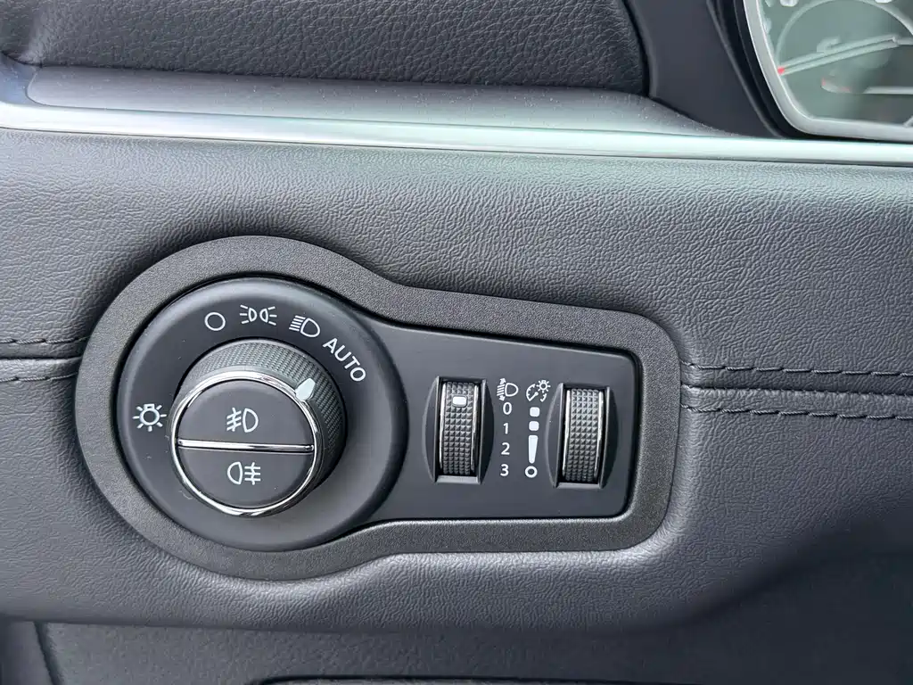 Jeep Grand Commander 2022 — фото 14