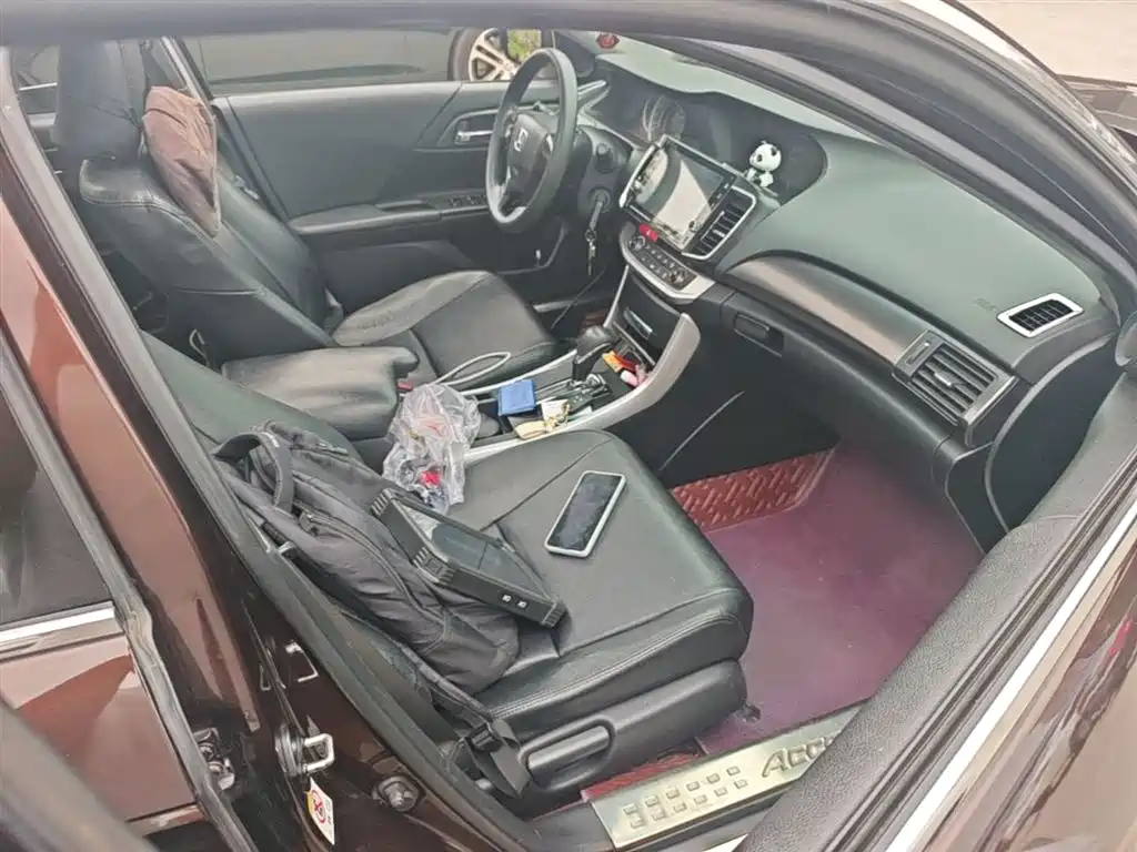 Honda Accord 2015 — фото 25