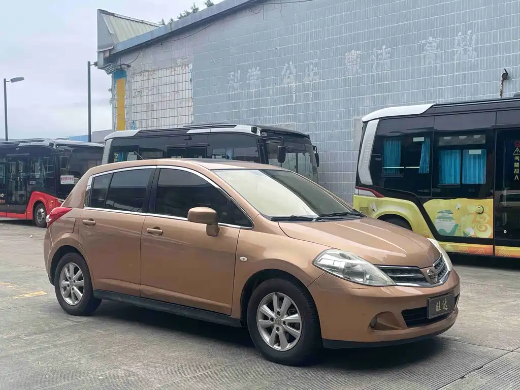 Nissan Tiida 2010