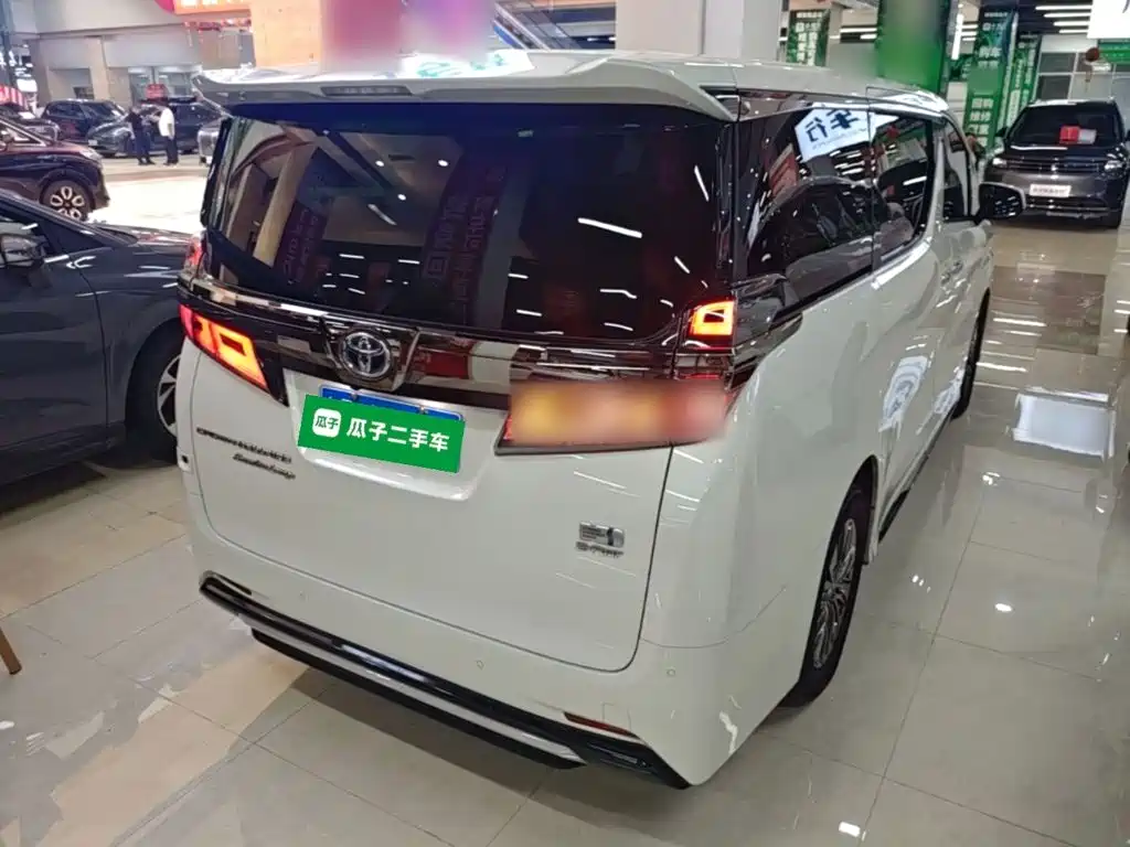 Toyota Vellfire 2021 — фото 7