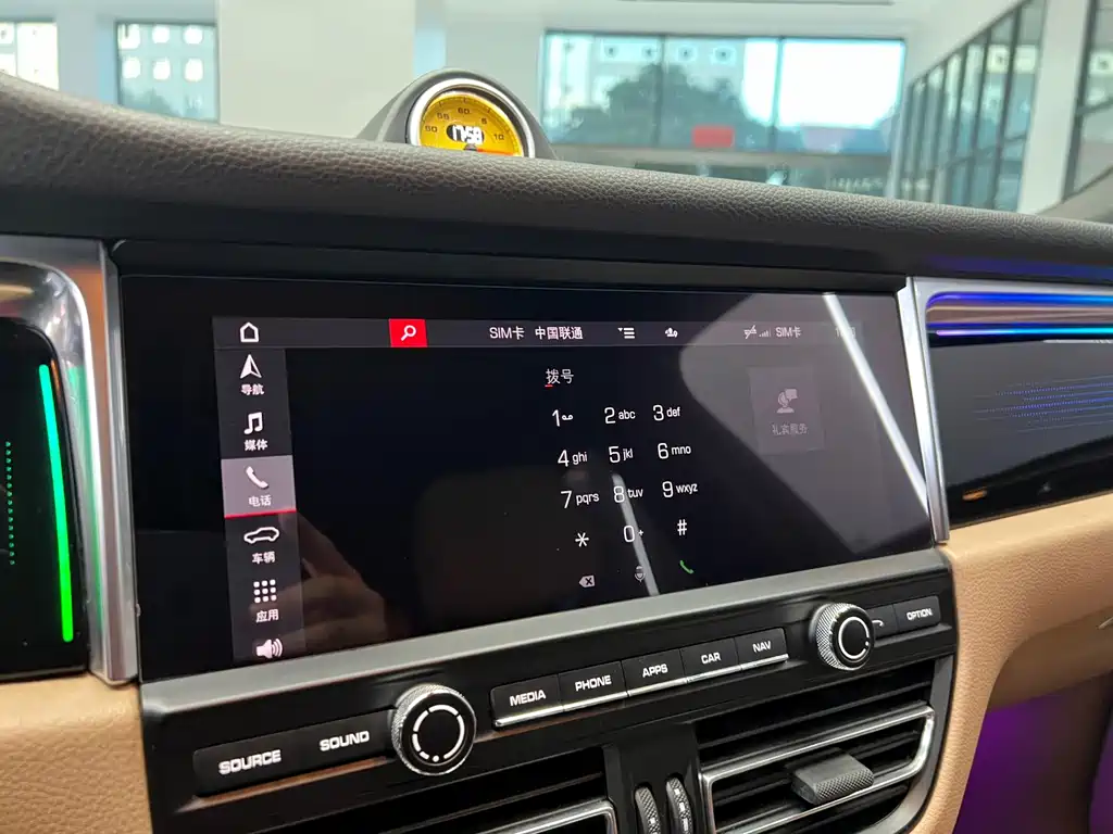 Porsche Macan 2020 — фото 11