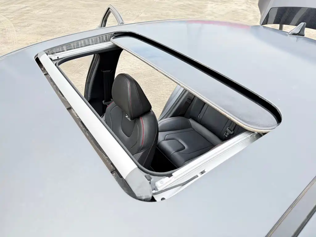 Hyundai Elantra 2023 — фото 17