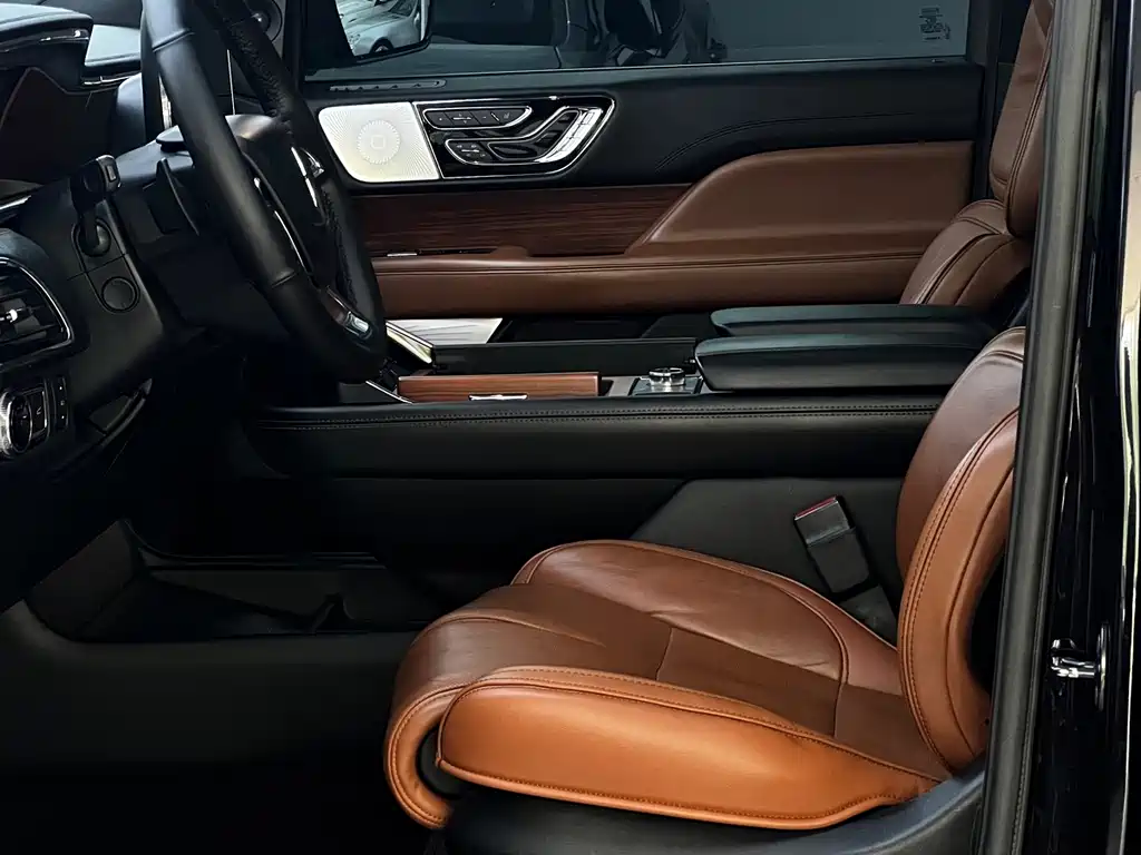 Lincoln Navigator 2019 — фото 19