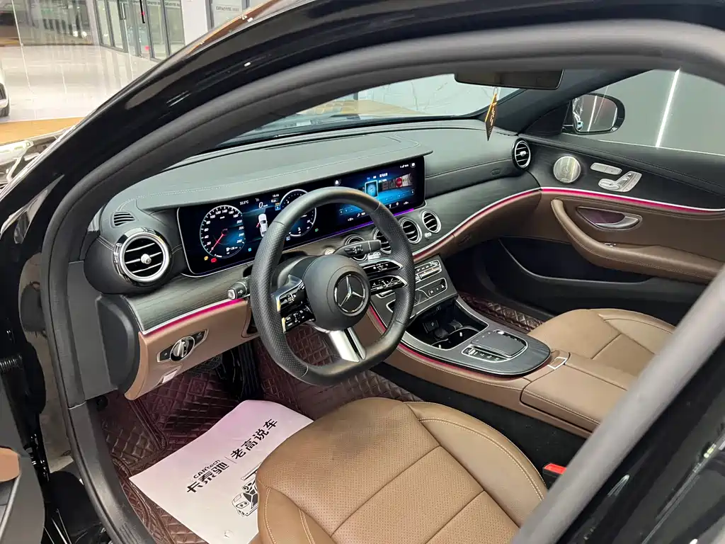 Mercedes-Benz E-Class 2023 — фото 18