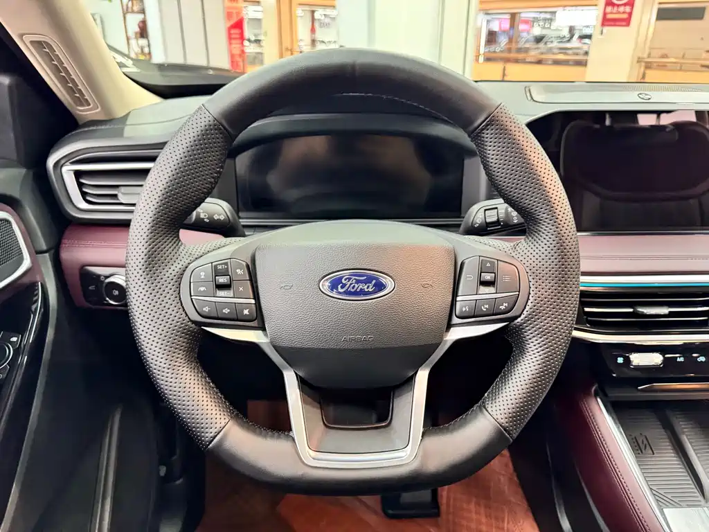 Ford Explorer 2023 — фото 9