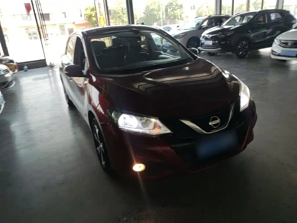 Nissan Tiida 2016 — фото 4