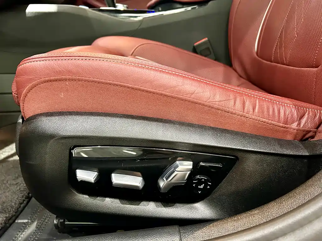 BMW 5 Series 2021 — фото 43