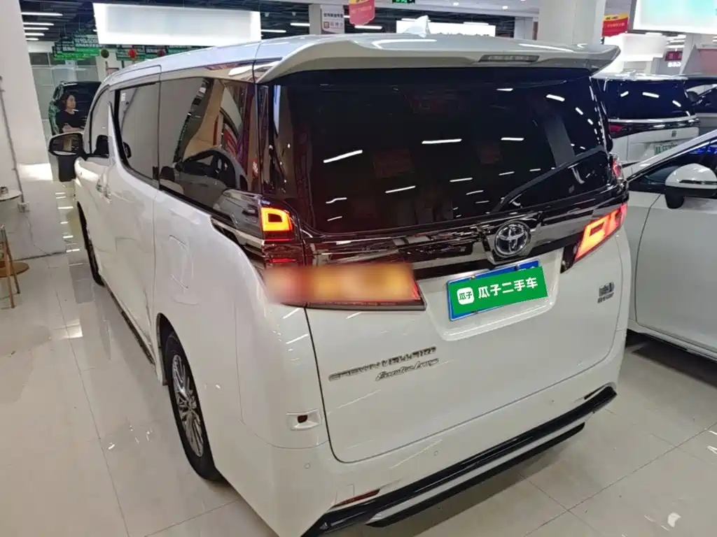 Toyota Vellfire 2021 — фото 5